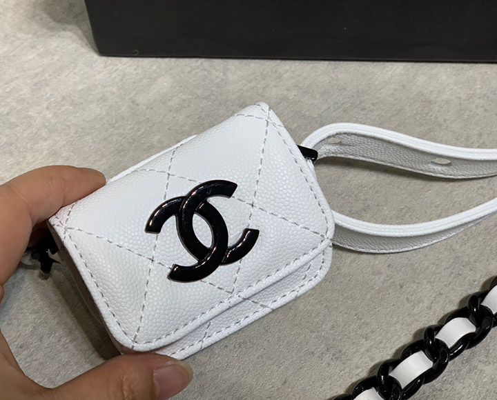  Airpodsケース 白黒 Chanel